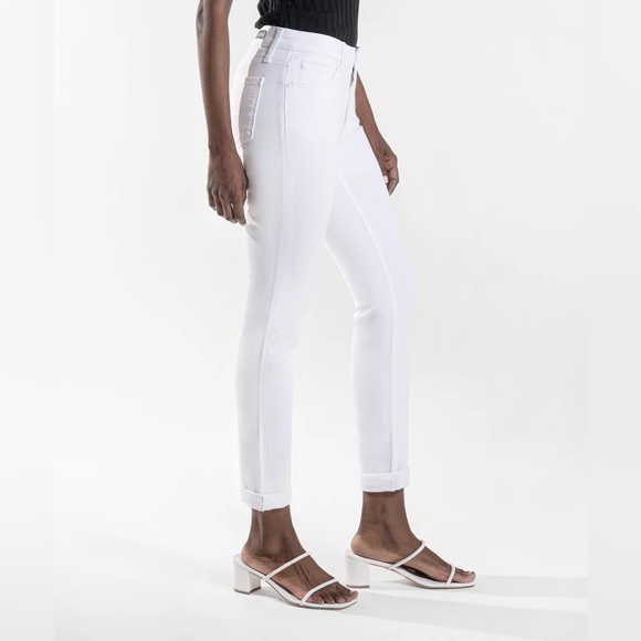 NWT KUT from the Kloth Catherine Boyfriend Jeans Optic White. Size 00 - Picture 3 of 6